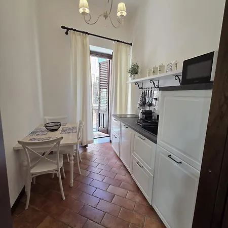 Apartment A Casa Di Iside